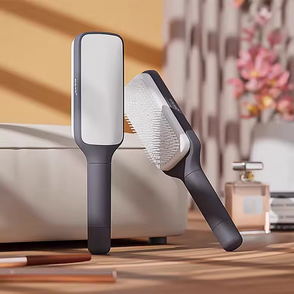 Brosse auto nettoyante